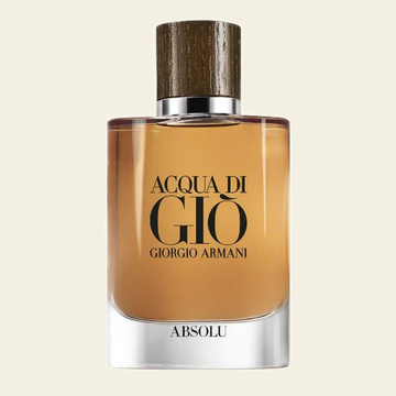 Flacon de parfum Acqua di Gio Absolu par Armani sur fond ivoire