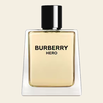 Flacon de parfum Hero par Burberry sur fond ivoire