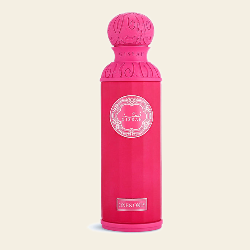 Flacon de parfum One & Only par Gissah sur fond ivoire