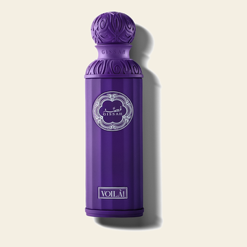 Flacon de parfum Voila par Gissah sur fond ivoire