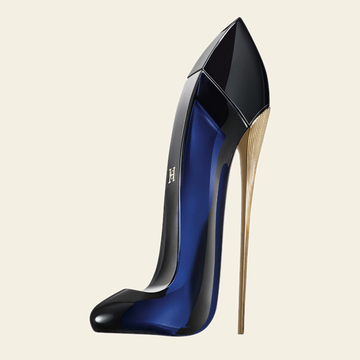 Flacon de parfum Good Girl par Carolina Herrera sur fond ivoire