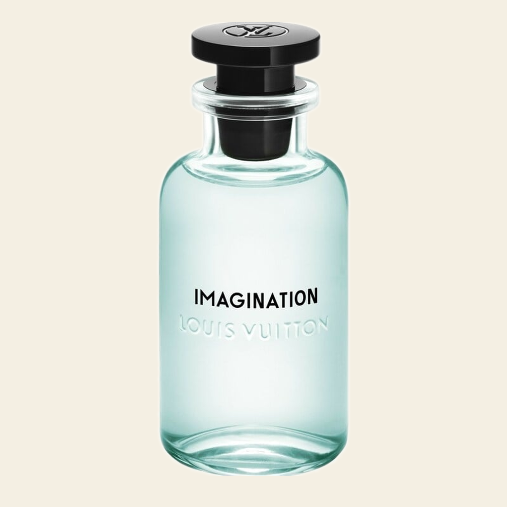 Flacon de parfum Imagination par Louis Vuitton sur fond ivoire