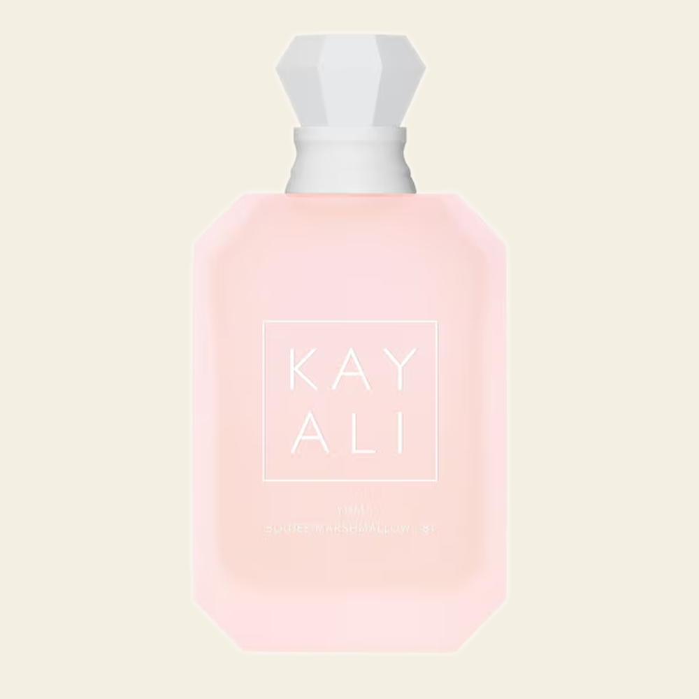 Flacon de parfum Yum Boujee Marshmallow | 81 par Kayali sur fond ivoire