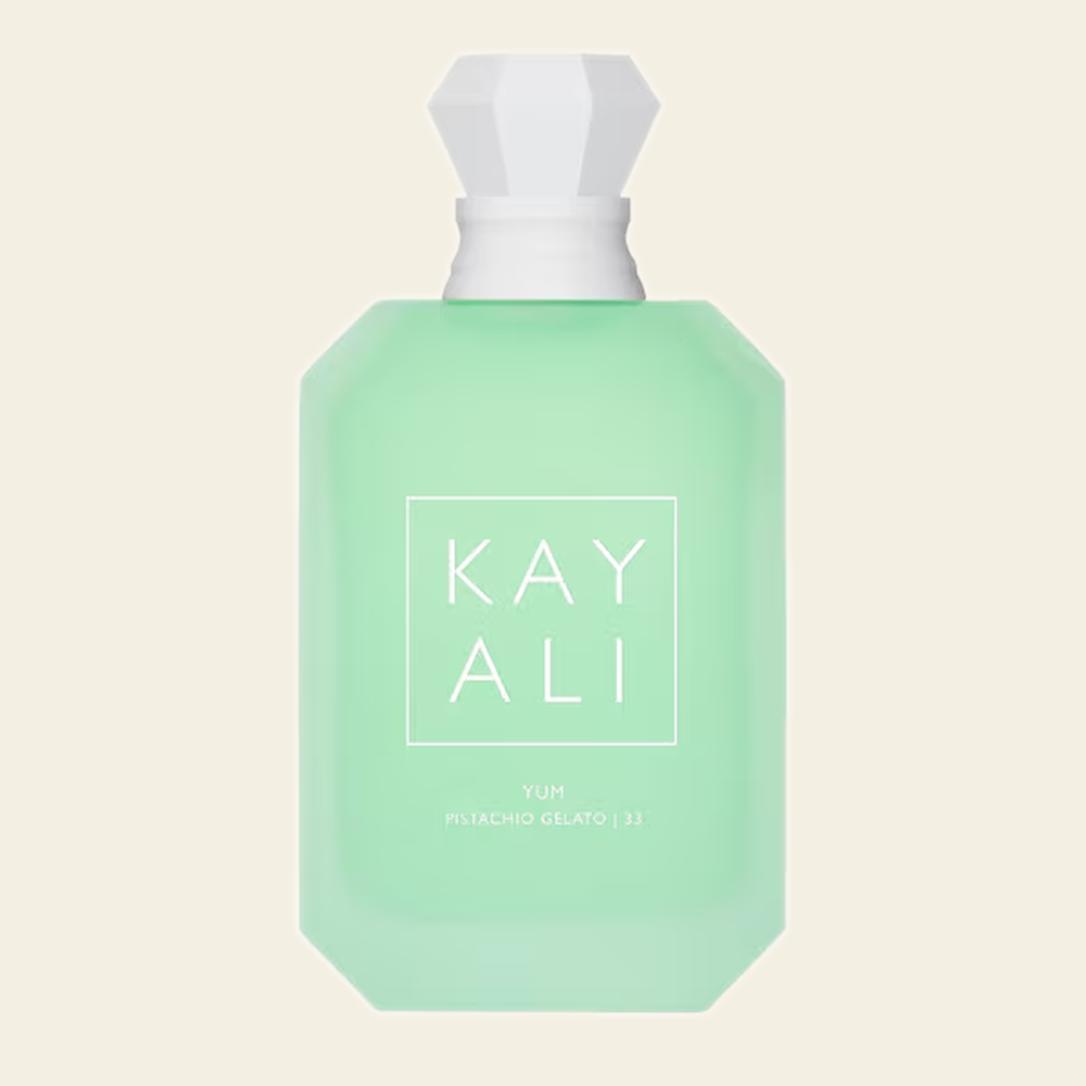 Flacon de parfum Yum Pistachio Gelato | 33 par Kayali sur fond ivoire