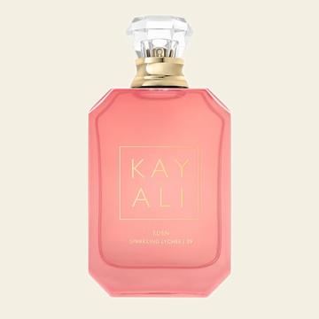 Flacon de parfum Eden Sparkling Lychee | 39 par Kayali sur fond ivoire