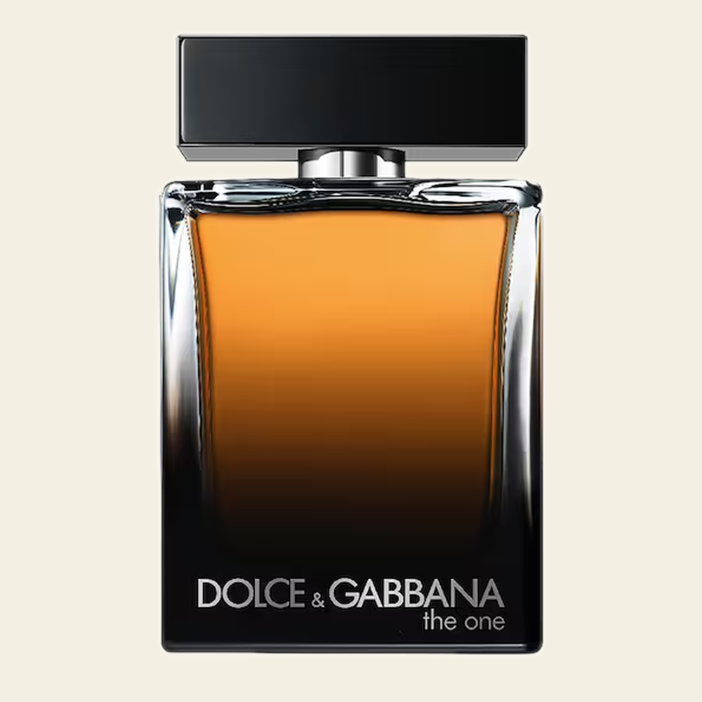 Flacon de parfum The One for Men par Dolce & Gabbana sur fond ivoire