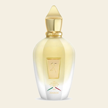 Flacon de parfum Naxos par Xerjoff sur fond ivoire
